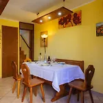2 Bedroom Lovely In 別荘