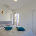 2 Bedroom Lovely In 別荘 Frontale