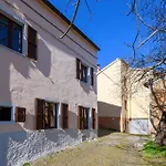 2 Bedroom Lovely In 別荘