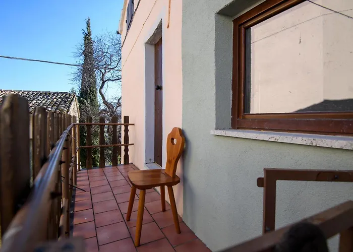 2 Bedroom Lovely In Σπίτι διακοπών *