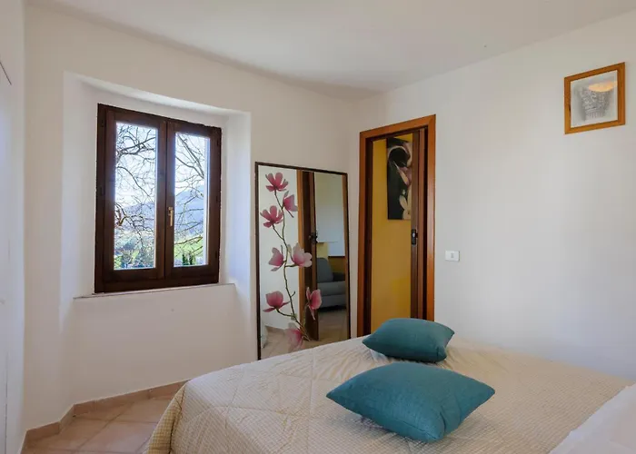 2 Bedroom Lovely In * Frontale (Macerata)